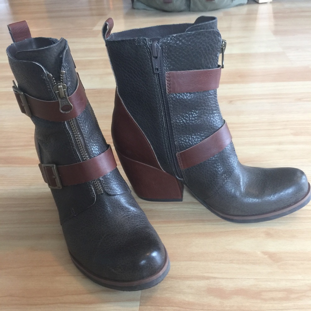 Korks Leather Boots